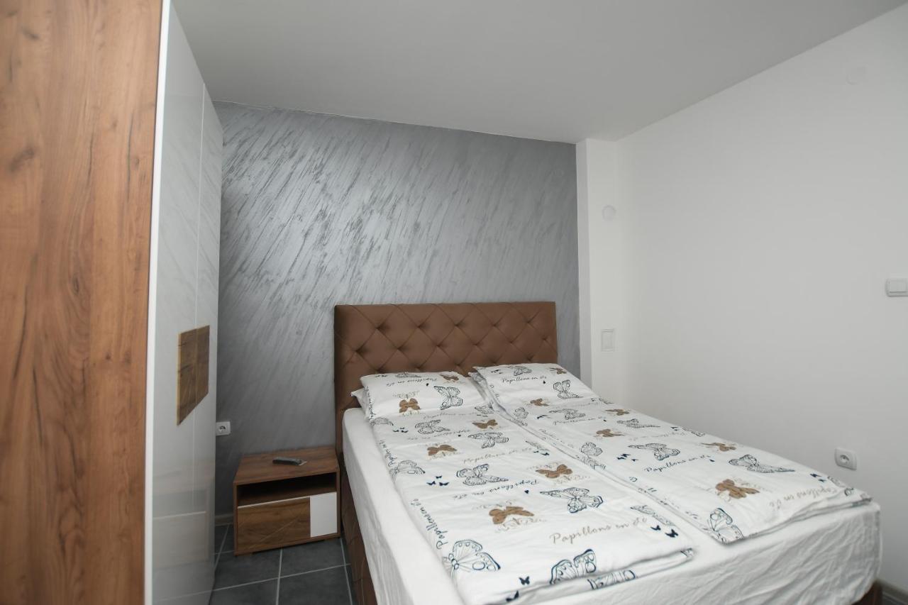 Relax Apartmani Kladovo Esterno foto