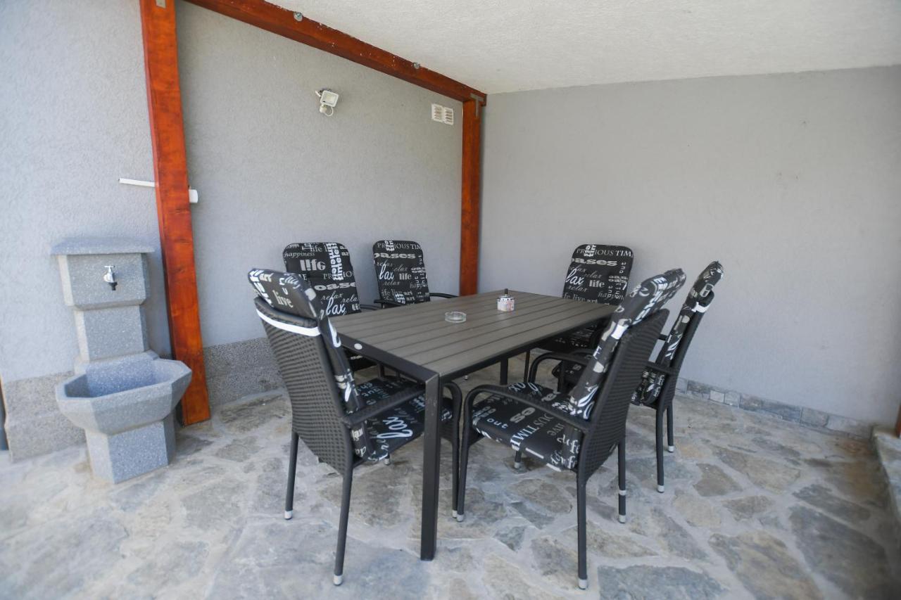 Relax Apartmani Kladovo Esterno foto