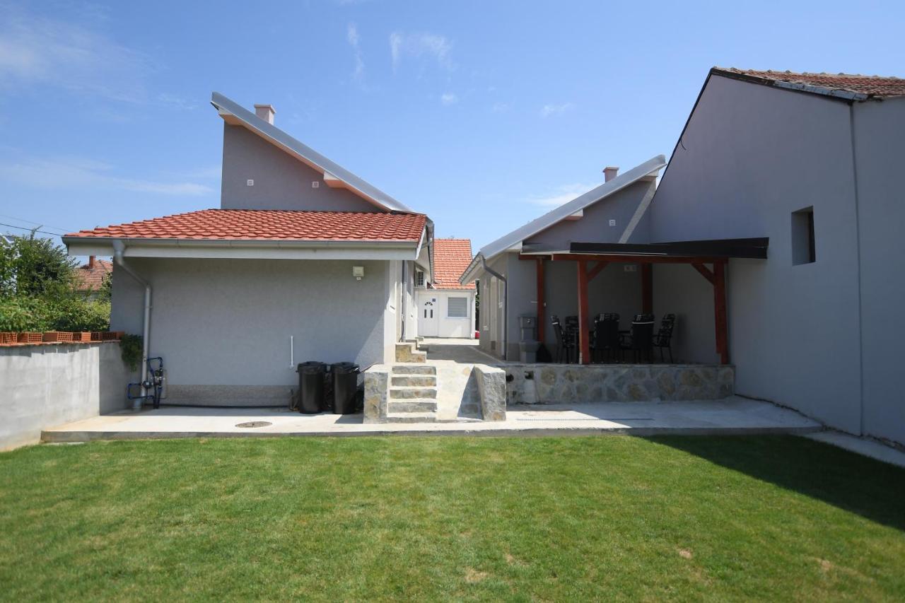 Relax Apartmani Kladovo Esterno foto