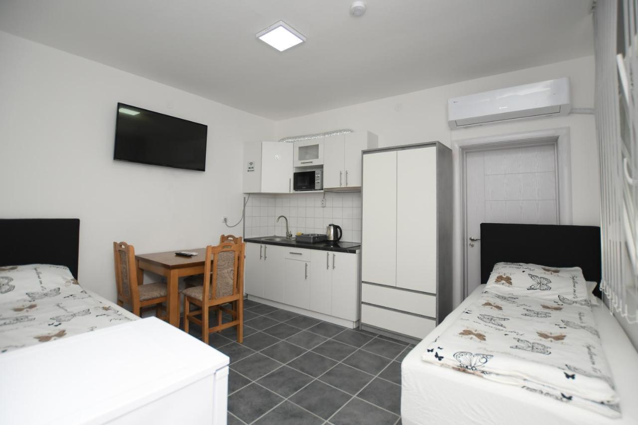 Relax Apartmani Kladovo Esterno foto