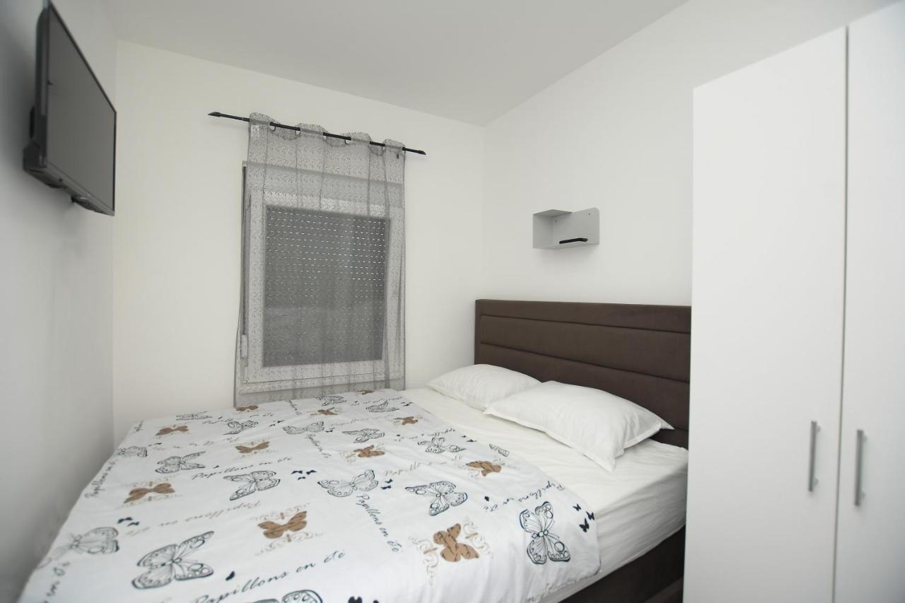 Relax Apartmani Kladovo Esterno foto