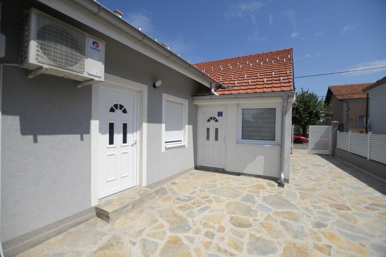 Relax Apartmani Kladovo Esterno foto