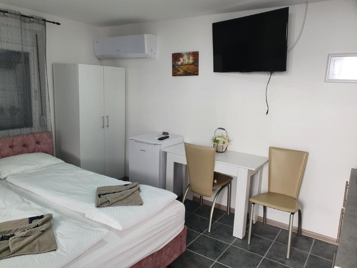 Relax Apartmani Kladovo Esterno foto