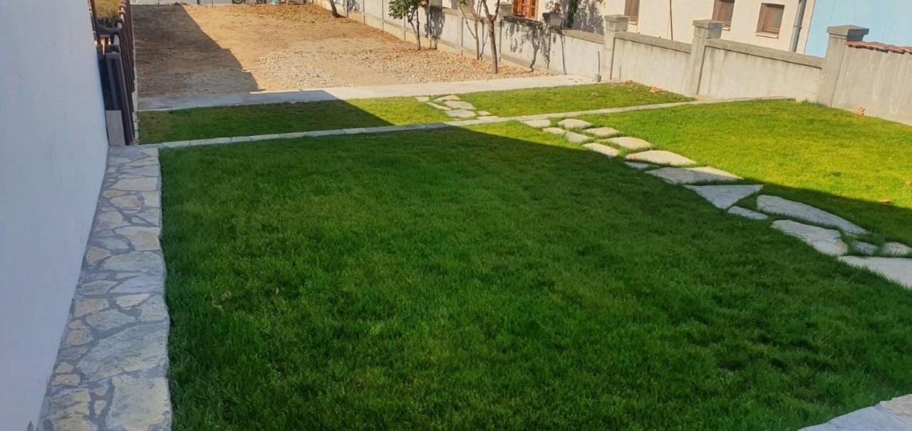 Relax Apartmani Kladovo Esterno foto